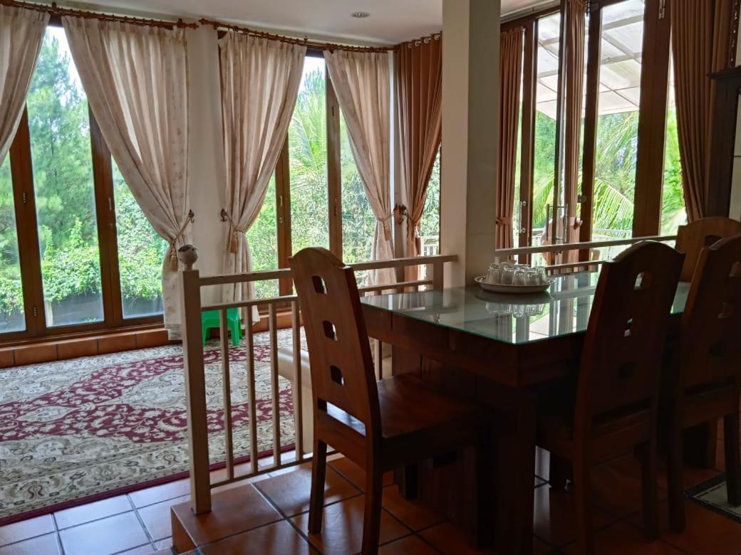 Villa Gathering Yuni Syahla Citaringgul Eksteriør bilde